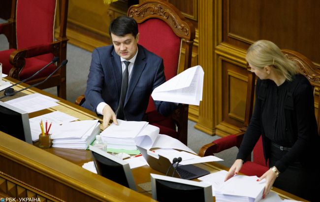 Разумков хочет получить комментарии Ермака по коррупционному скандалу