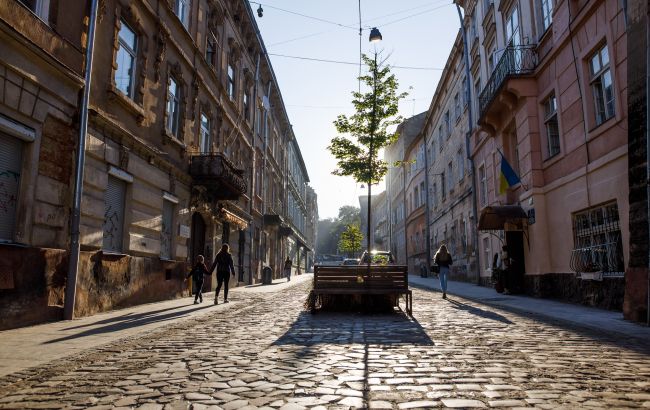 У Львівський області ракета влучила в об'єкт інфраструктури: без світла півмільйона абонентів