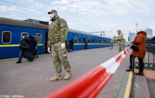 Железнодорожное сообщение в Украине заработает раньше, чем планировалось