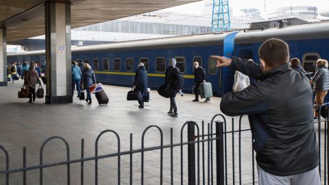 "Укрзалізниця" відновлює залізничне сполучення зі Львовом