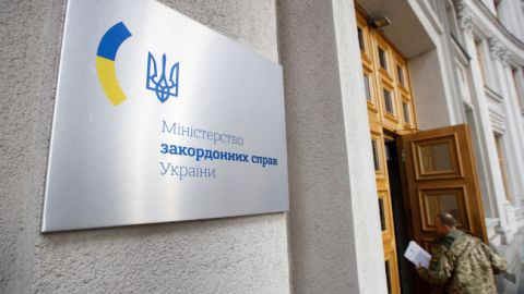 МЗС ініціює дозвіл дипломатам ввозити вживані авто в Україну без сплати мита