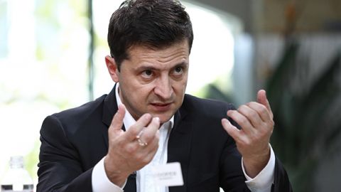 Много дел: Зеленский рассказал, в чем проблема быстрых посадок (видео)