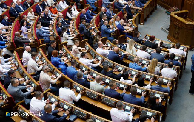 Свіжий рейтинг партій: за кого українці проголосують на виборах до Ради