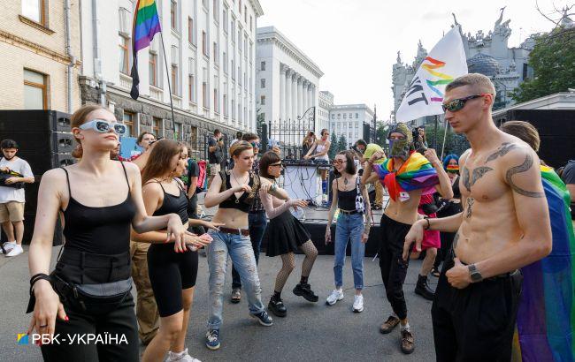 Толерантность украинцев: почти половина плохо относятся к ЛГБТ