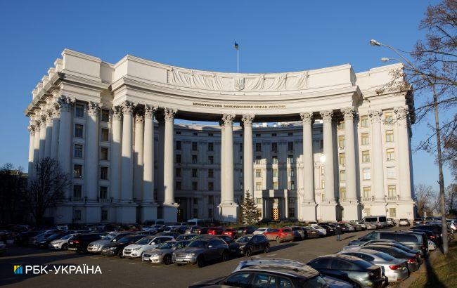 Украина начала введение санкций против австрийской компании из-за стройки в Крыму