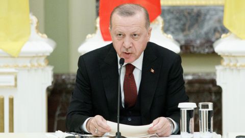 Турецька ліра обвалилася після рішення Ердогана вислати послів 10 країн Заходу