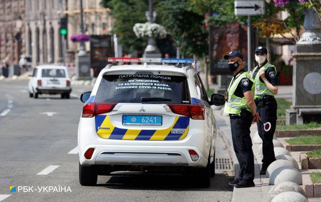 В центре Киева парень швырнул в лицо патрульному тарелку со взбитыми сливками: ради "золотого" видео