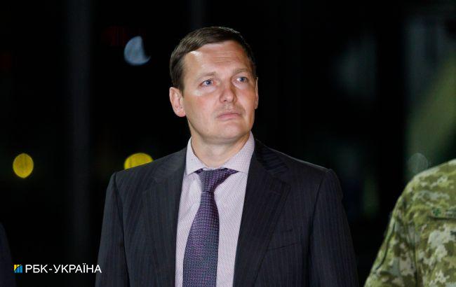 Коли українцям чекати безвізу з Британією і США: відповідь МВС