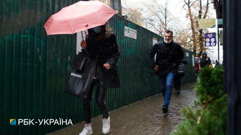 Ливни с грозами и градом: в Украине объявили штормовое предупреждение на все выходные