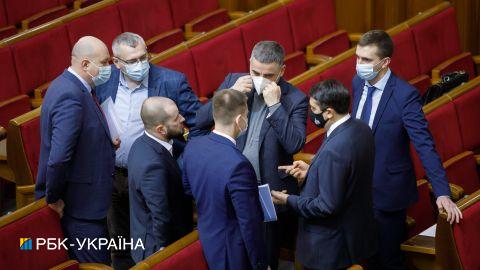 Лишь 30 нардепов за два года работы Рады посетили все заседания своих профильных комитетов