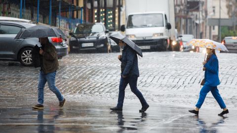 Дощі майже всюди: прогноз погоди на сьогодні