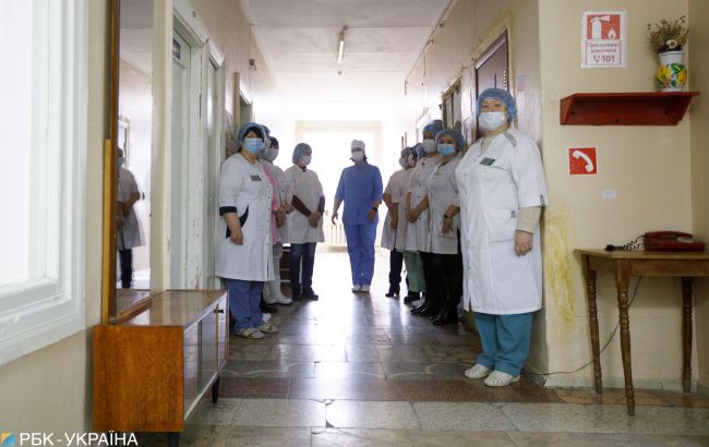 Каждый десятый украинец считает себя больным