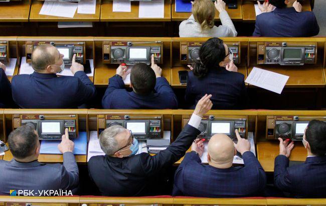 Запрет продажи лекарств детям и "ковидный" закон: что сегодня рассмотрит Рада