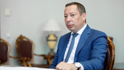 Глава НБУ призвал во время покупок отдавать предпочтение безналичным расчетам