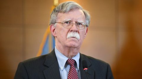 Болтон: США незабаром вирішать питання військової допомоги Україні