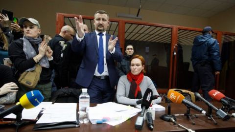 Убийство Шеремета: сторонники подозреваемых разгромили здание суда (фото)