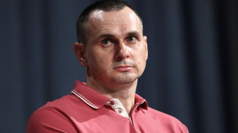 Сенцов потрапив під обстріл на першому бойовому завданні після контузії