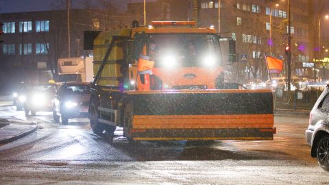 Из-за непогоды в Украине в пяти областях ограничено движение транспорта