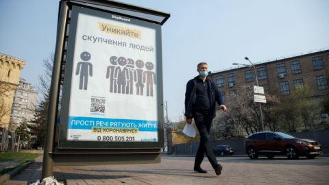 Украинцы стали хуже соблюдать карантин и чаще выходить из дома