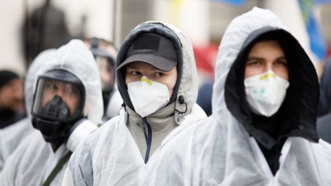 Чем маска лучше респиратора: украинские медики дали ответ