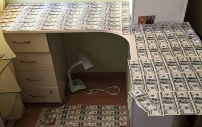 У Києві трьох міліціонерів затримали за незаконне стеження