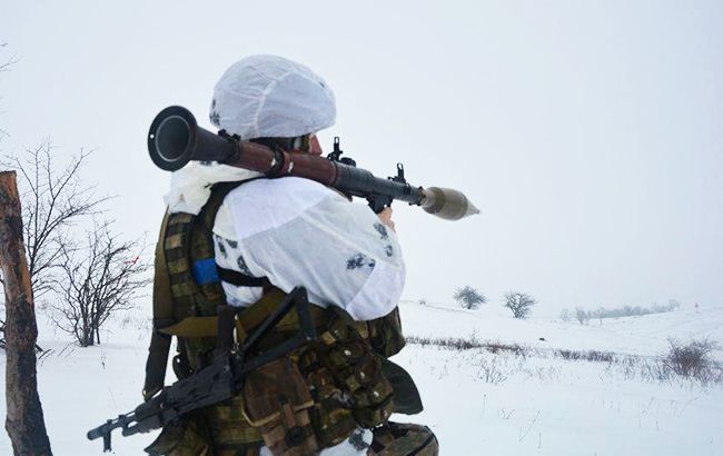 На Донбассе зафиксировали работу снайперов, погиб украинский военный