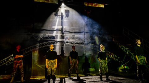 Порошенко з родиною відвідав рок-мюзикл про Майдан