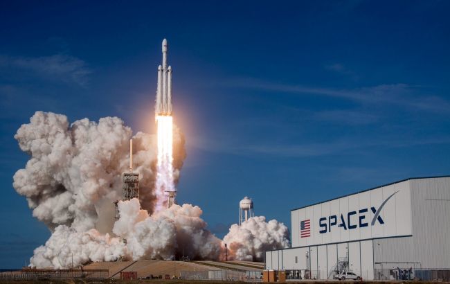 SpaceX отправила в космос самый большой коммерческий спутник: видео запуска