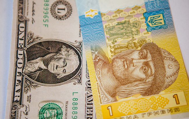 Міжбанк закрився зростанням курсу долара
