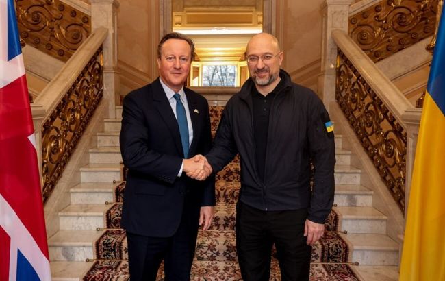 Дэвид Кэмерон в Украине. Что известно о визите нового главы МИД Британии