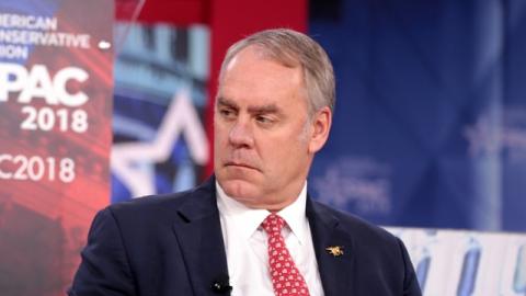 Министр внутренних дел США отверг обвинения в растратах