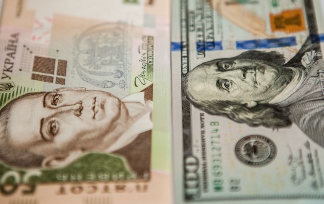 Курс доллара на межбанке упал ниже уровня 24,50 грн/доллар