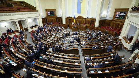 Рада внесла изменения в Налоговый кодекс по добыче янтаря