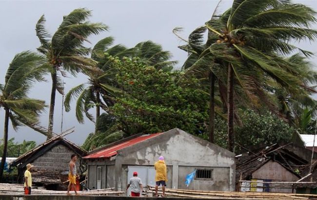 На Филиппинах эвакуировали почти 200 тысяч человек из-за тайфуна