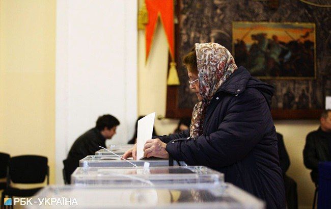 В оккупированном Крыму опрашивают граждан по поводу выборов