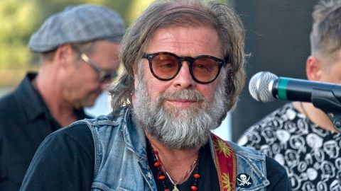 Борис Гребенщиков выступил против войны в Украине - видео | Стайлер