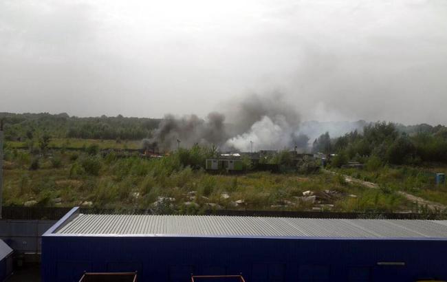 В Киеве возле "Эпицентра" произошел пожар