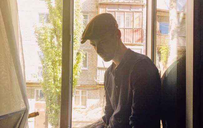 "Было тяжелое детство": известный украинский певец признался, где ему довелось работать до 18 лет