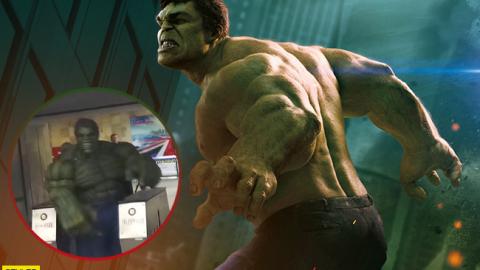 "Запізнювався на роботу": герой Marvel справив фурор в метро