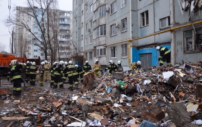 Причиной взрыва в доме в Волгограде могла стать бомба