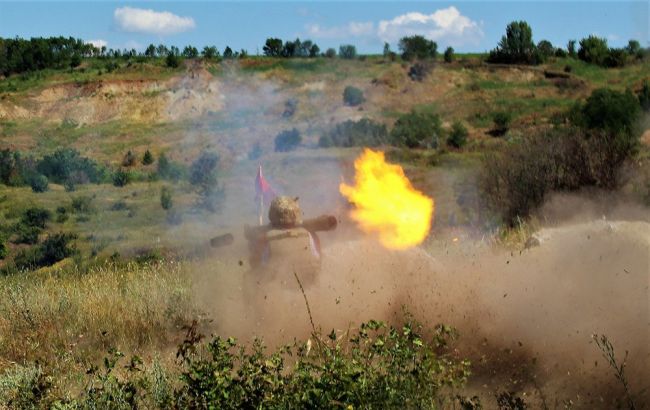 Боевики обстреляли позиции ООС возле Марьинки и Павлополя