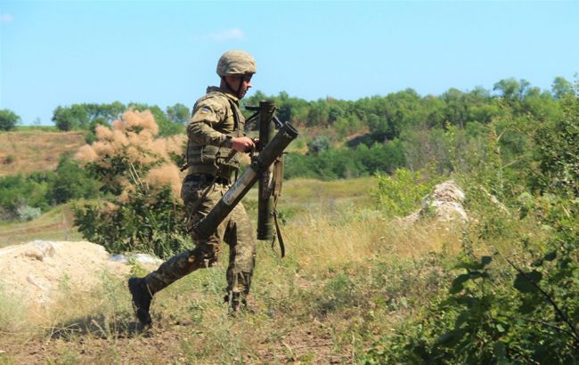 На Донбассе ранен один украинcкий военный