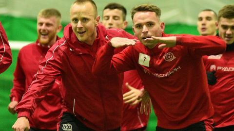 Дуэт сенсационного лидера УПЛ покорил сеть хип-хоп композицией: видео