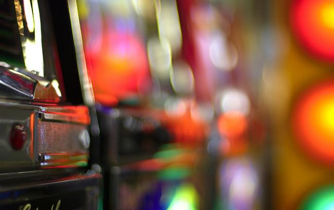 У Рівному 4 особам повідомили про підозру в незаконній організації грального бізнесу