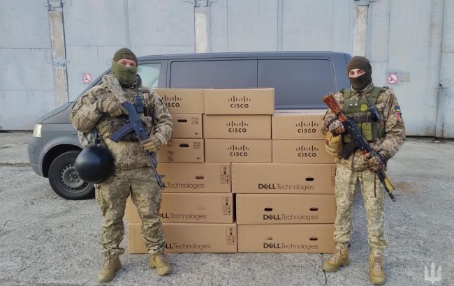 Зв’язківці ЗСУ подякували громаді Києва за допомогу із телекомунікаційним та серверним обладнанням