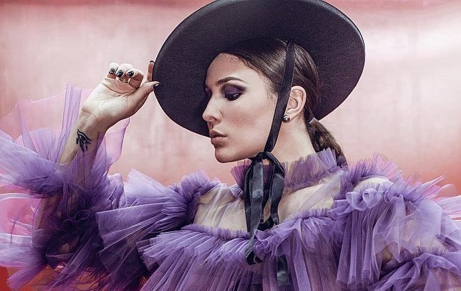 MARUV неожиданно стала блондинкой и душевно спела под гитару (видео)