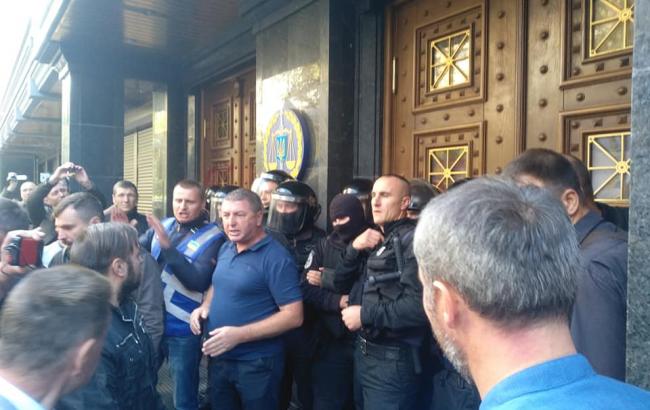 Заворушення під ГПУ: поліція відкрила два провадження