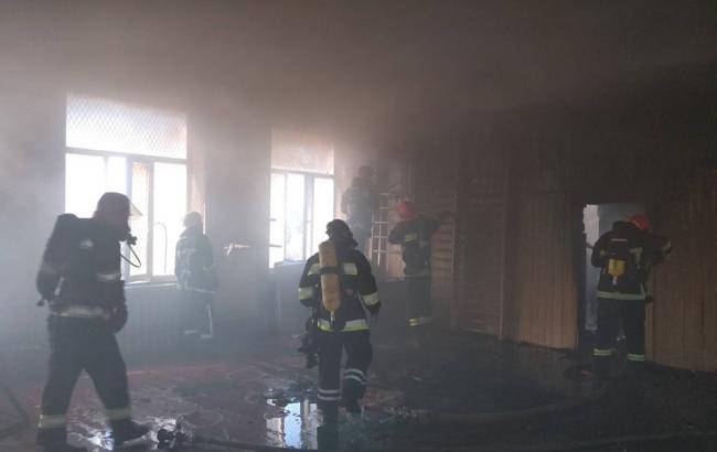 В Хмельницком ликвидировали пожар в школе
