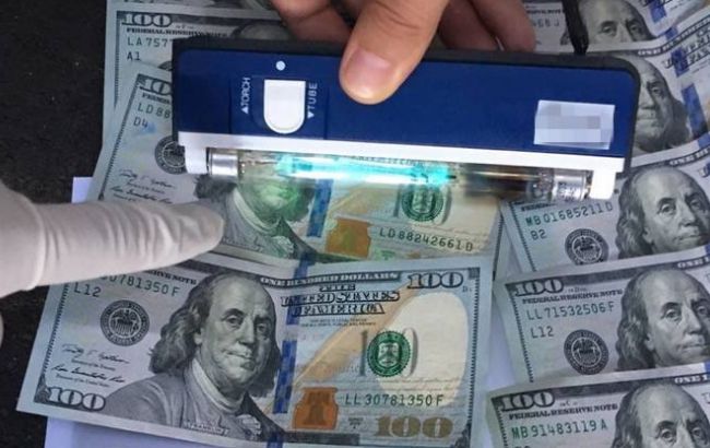 В Одессе на взятке разоблачили чиновника облуправления полиции