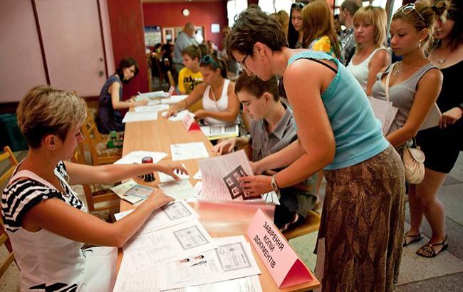 Скандал в Киеве: от иностранных студентов в вузах требовали взятки